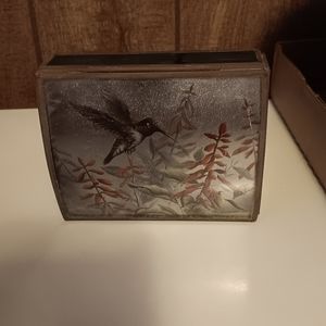 VINTAGE 1997 ENESCO MUSIC BOX.